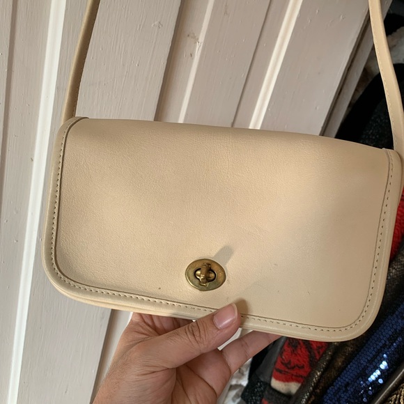 Vintage Coach Dinky Bone Crossbody - Picture 1 of 10